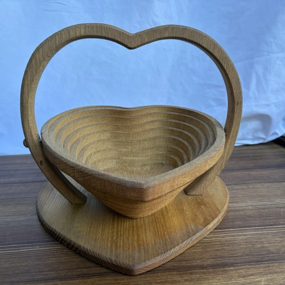 Folding Wood Heart Basket Accordion Collapsible Bowl Trivet Fruit Bread